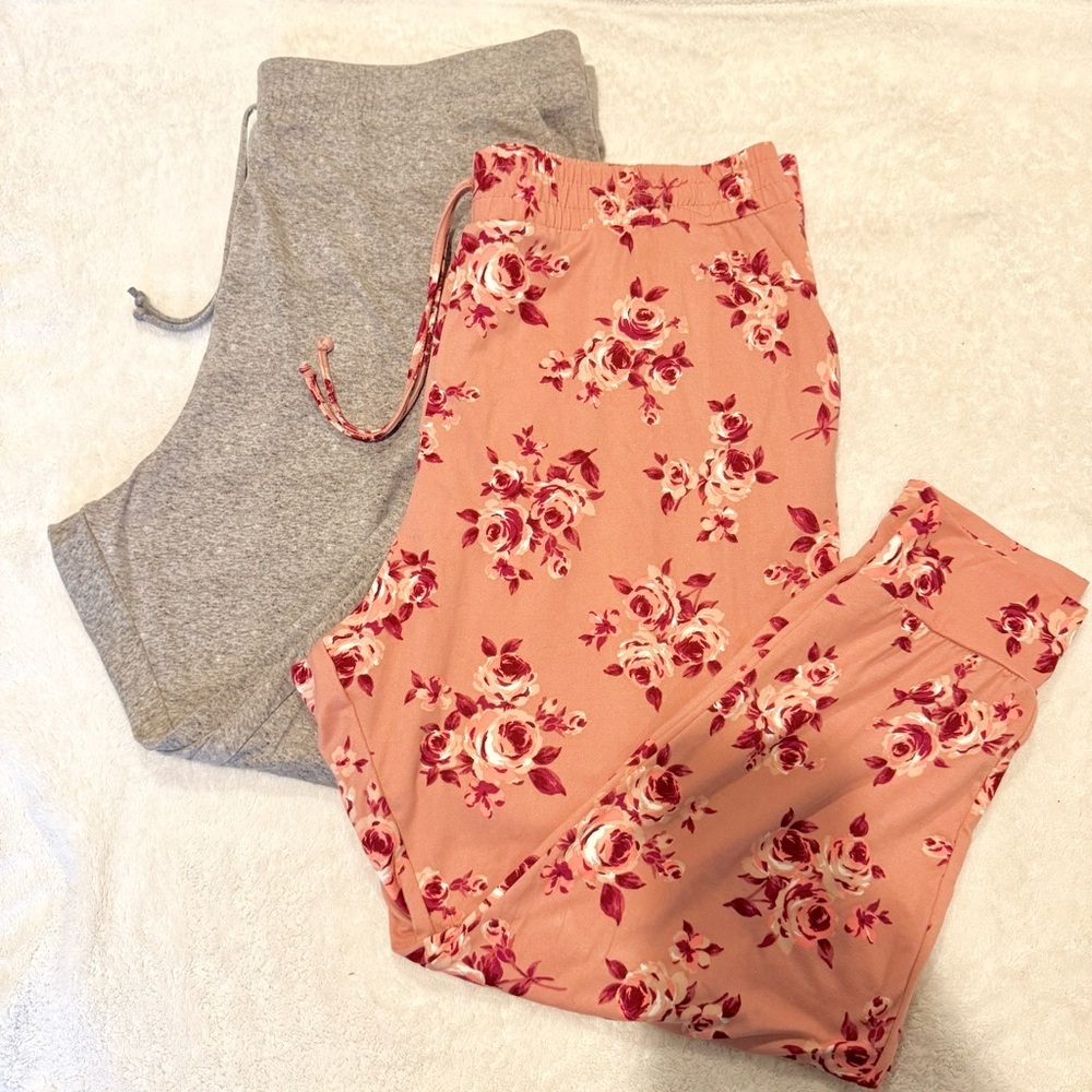 Super Soft Gray & Floral Jogger Pants Set (NWOT)
